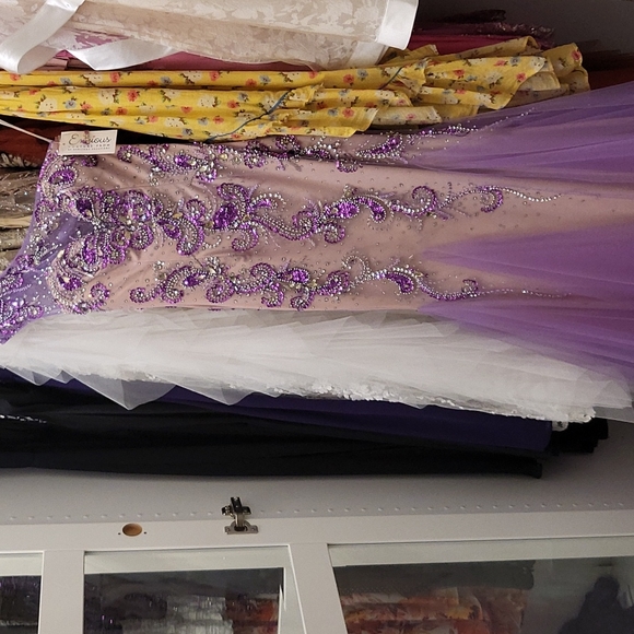 Envious prom gown - Picture 4 of 7